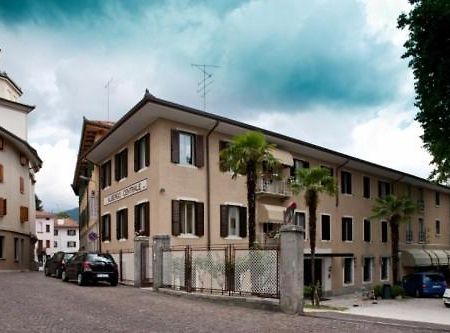 Albergo Centrale Tarcento Exterior foto