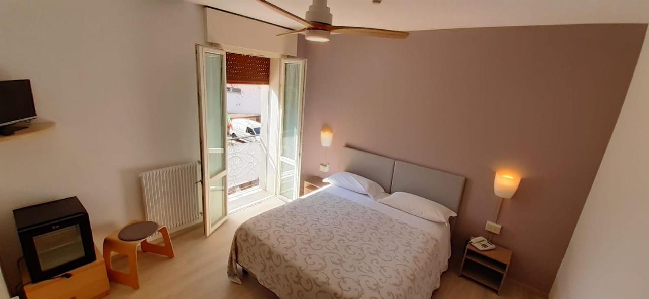 Albergo Centrale Tarcento Exterior foto