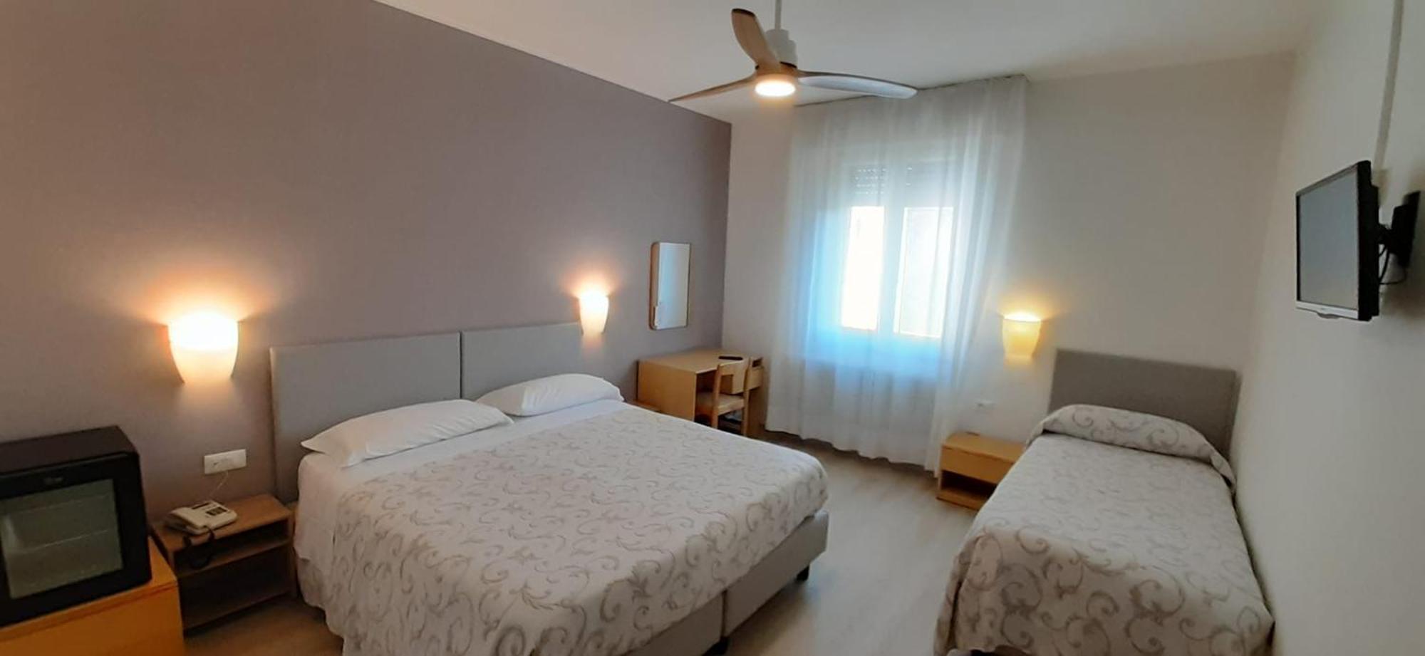 Albergo Centrale Tarcento Exterior foto